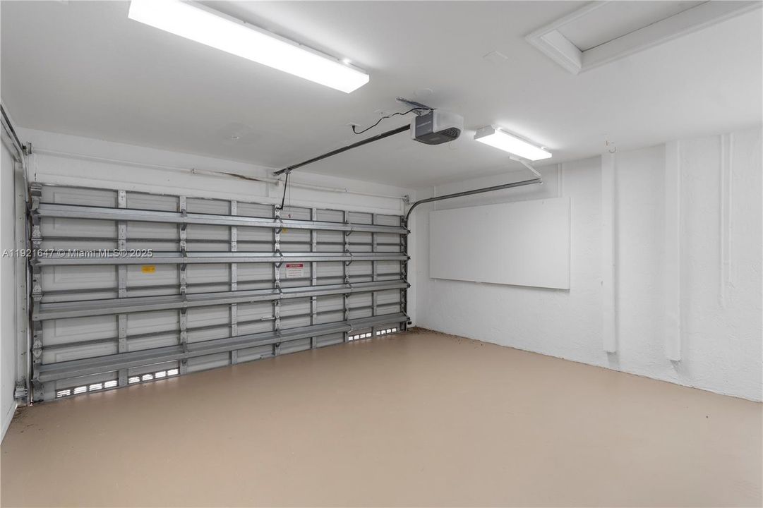 For Sale: $1,435,000 (6 beds, 5 baths, 4766 Square Feet)