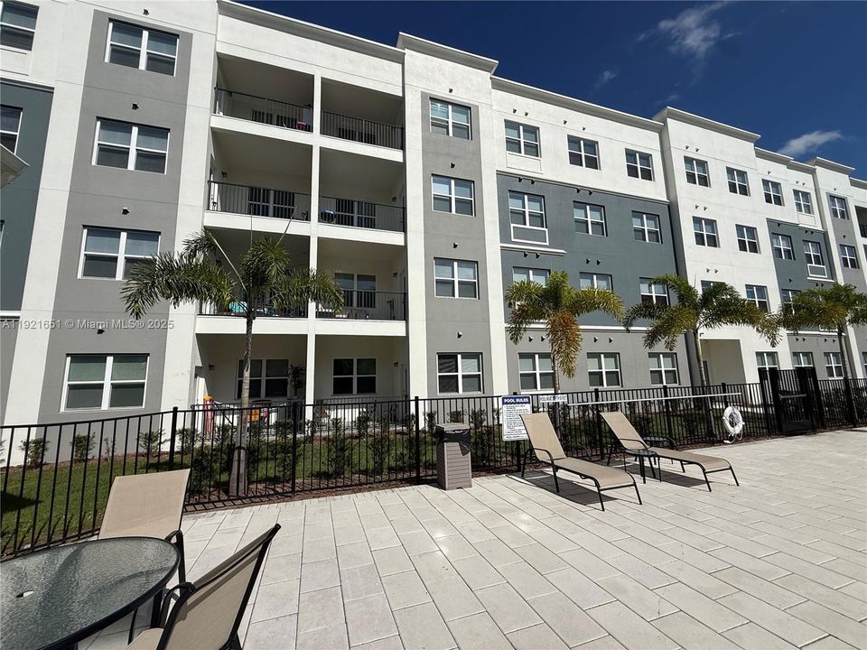 待售: $319,900 (3 贝兹, 2 浴室, 1142 平方英尺)