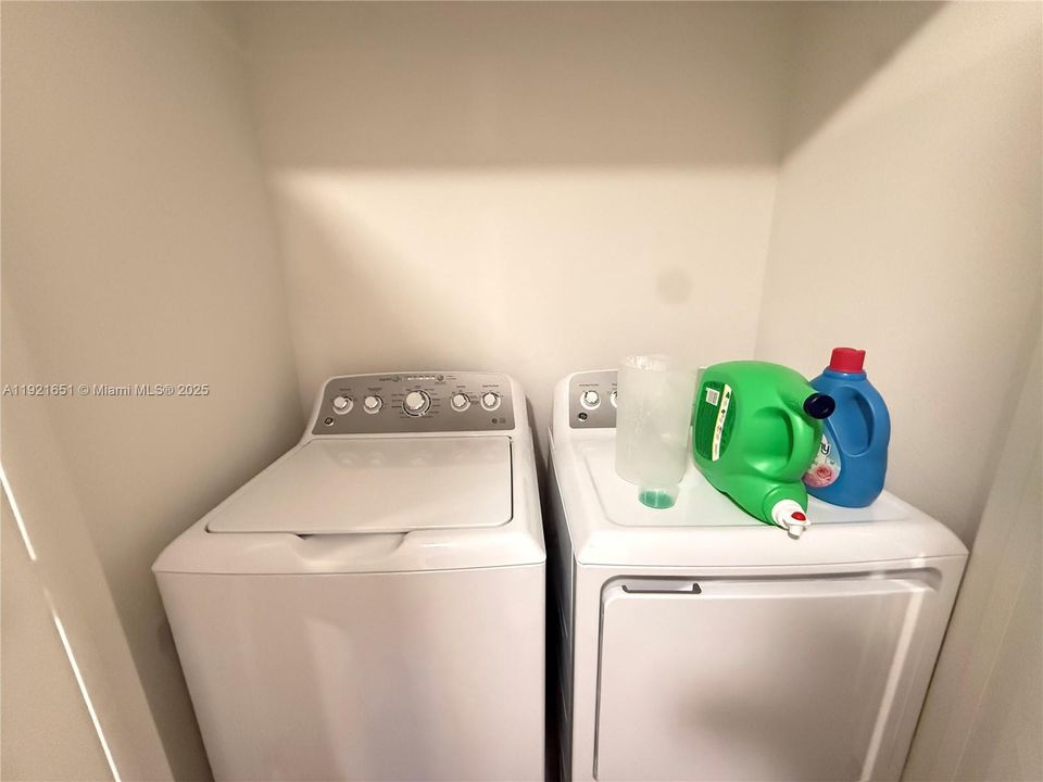 待售: $319,900 (3 贝兹, 2 浴室, 1142 平方英尺)