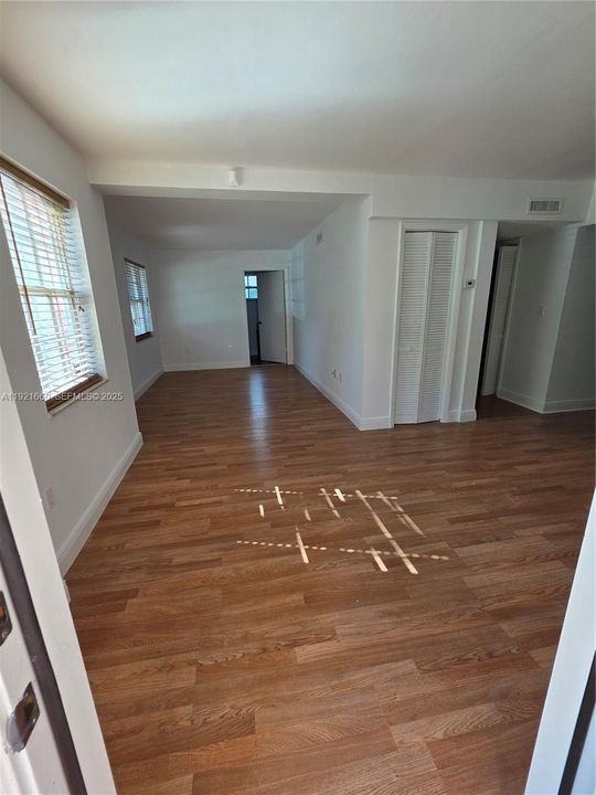 Activo con contrato: $1,999 (2 camas, 2 baños, 880 Pies cuadrados)