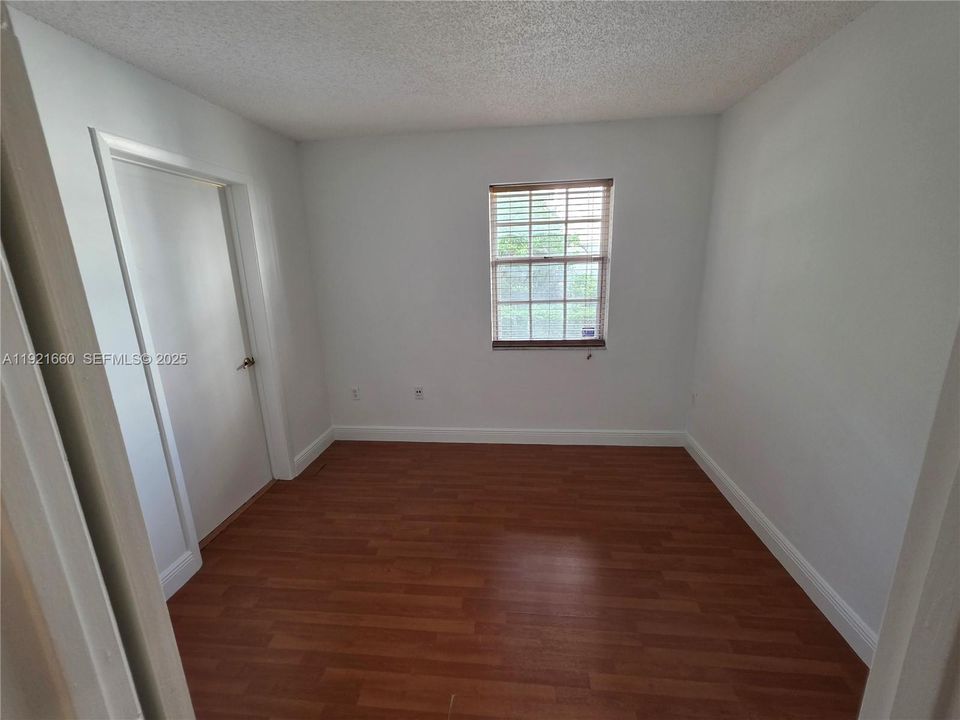 Activo con contrato: $1,999 (2 camas, 2 baños, 880 Pies cuadrados)