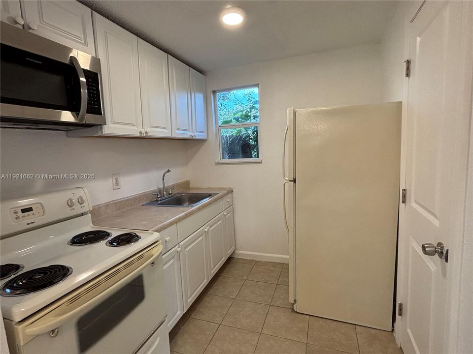For Rent: $1,200 (0 beds, 1 baths, 0 Square Feet)