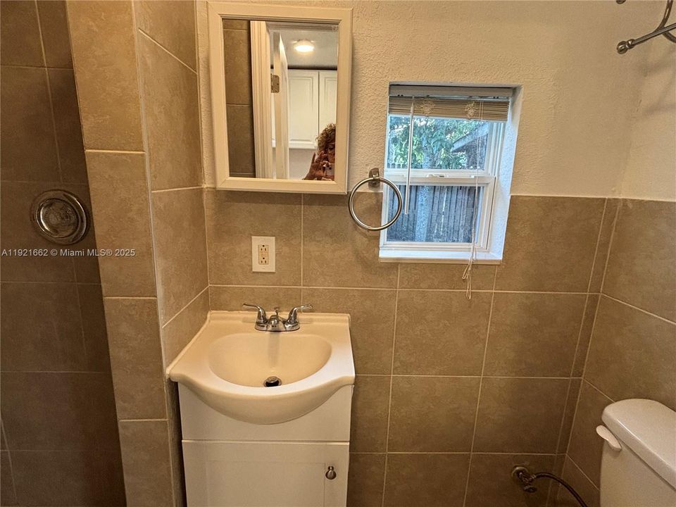 For Rent: $1,200 (0 beds, 1 baths, 0 Square Feet)