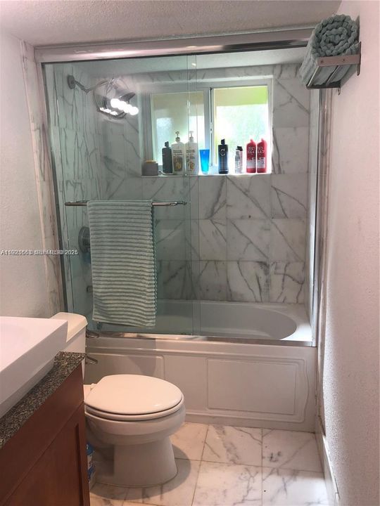 出租: $2,000 (1 贝兹, 1 浴室, 995 平方英尺)