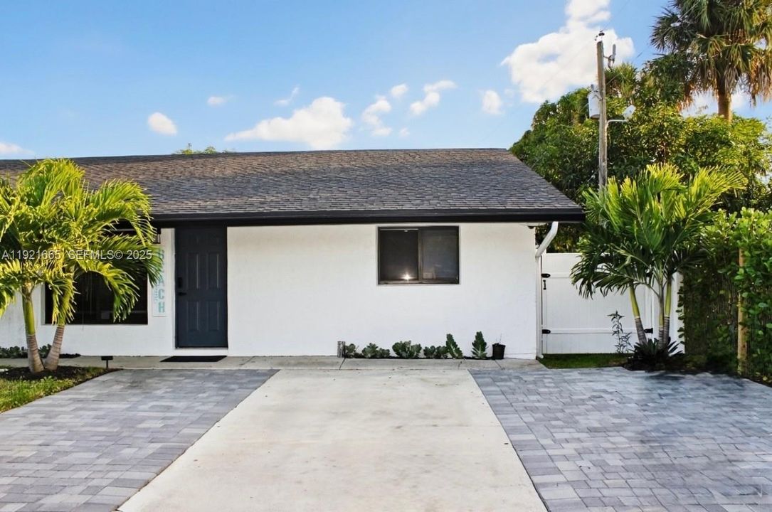 Active With Contract: $3,500 (3 beds, 2 baths, 1150 Square Feet)