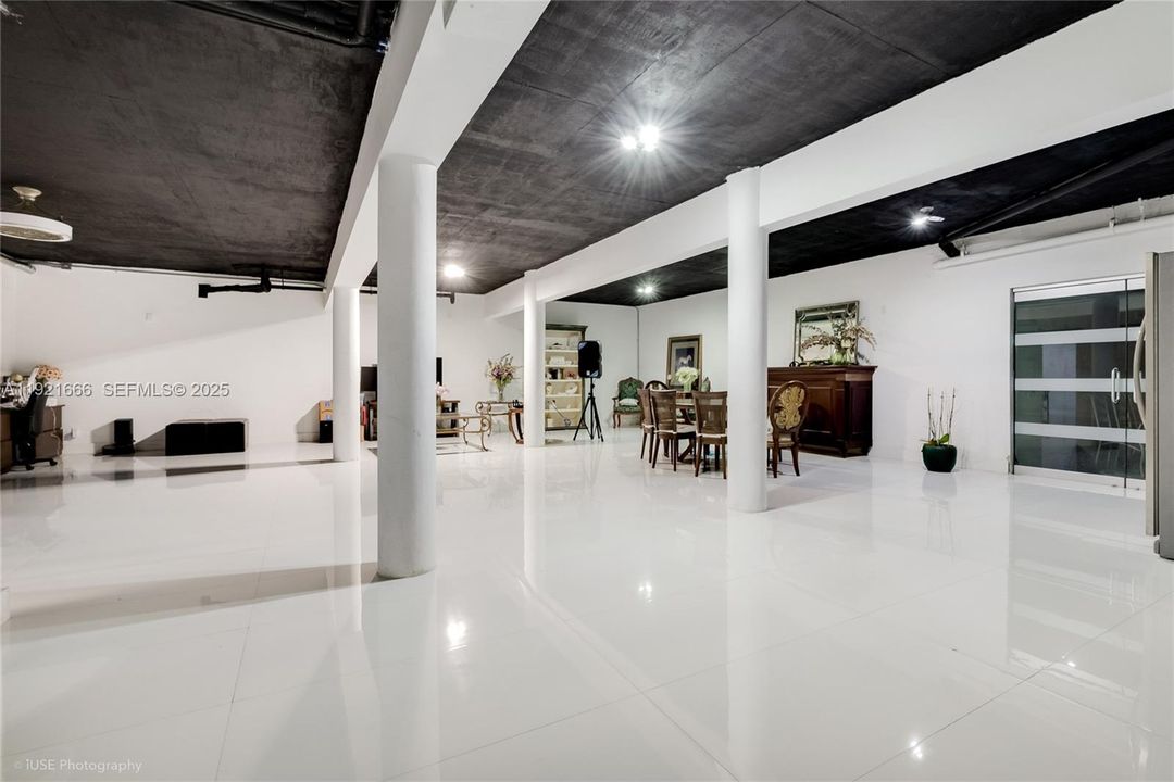 待售: $2,799,000 (6 贝兹, 6 浴室, 5084 平方英尺)