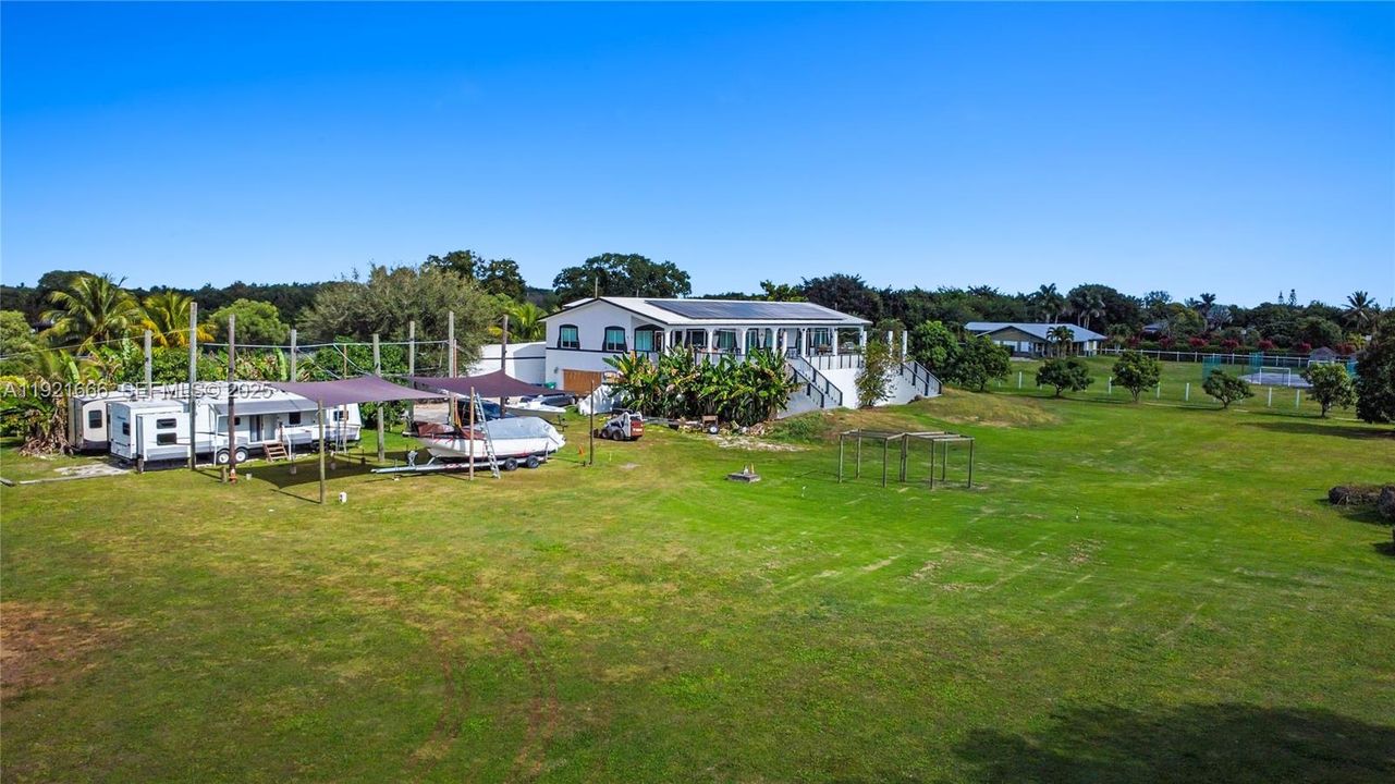 En Venta: $2,799,000 (6 camas, 6 baños, 5084 Pies cuadrados)