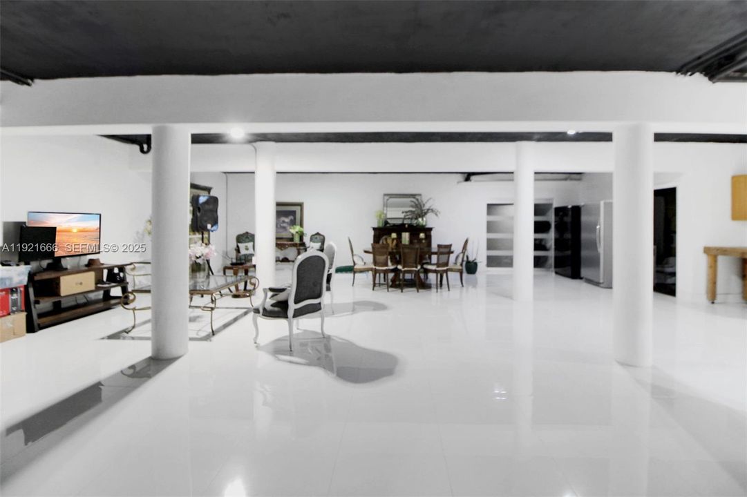 待售: $2,799,000 (6 贝兹, 6 浴室, 5084 平方英尺)