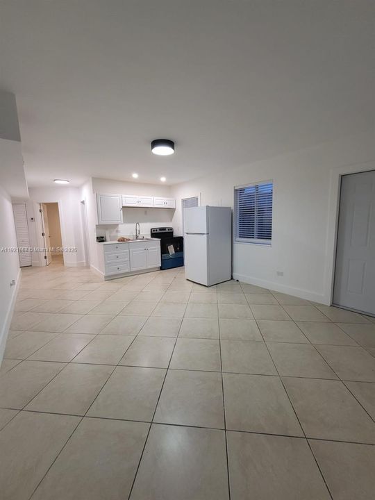 待售: $680,000 (0 贝兹, 0 浴室, 1064 平方英尺)