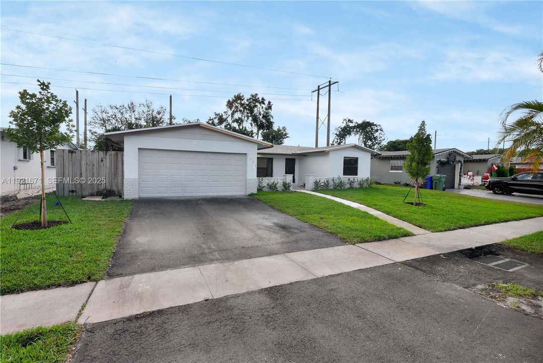 For Sale: $688,000 (3 beds, 2 baths, 1565 Square Feet)