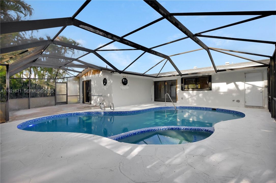 For Sale: $688,000 (3 beds, 2 baths, 1565 Square Feet)