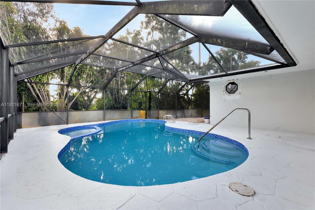 For Sale: $688,000 (3 beds, 2 baths, 1565 Square Feet)