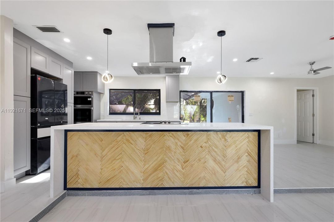 For Sale: $688,000 (3 beds, 2 baths, 1565 Square Feet)