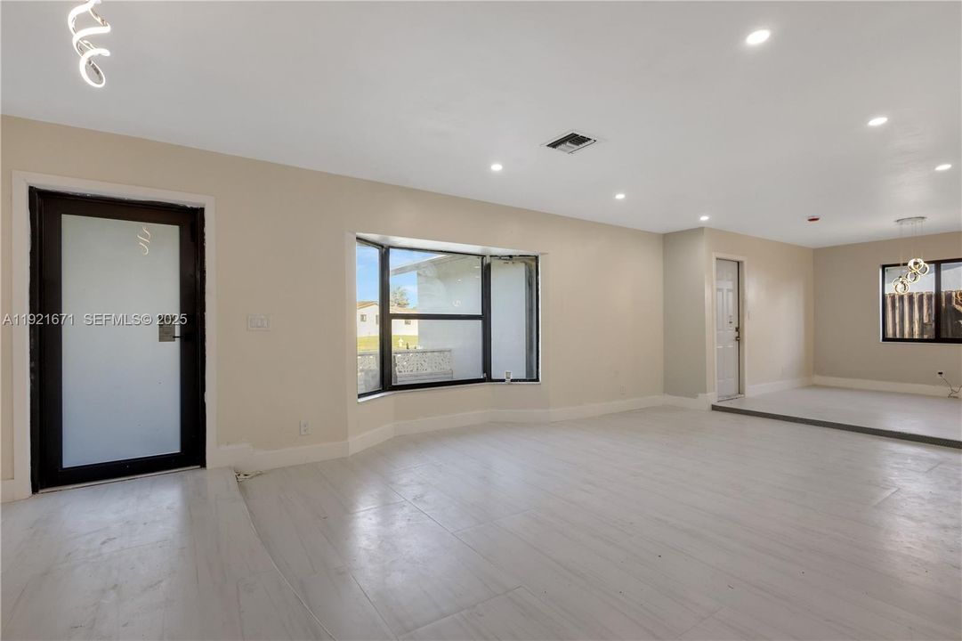 For Sale: $688,000 (3 beds, 2 baths, 1565 Square Feet)