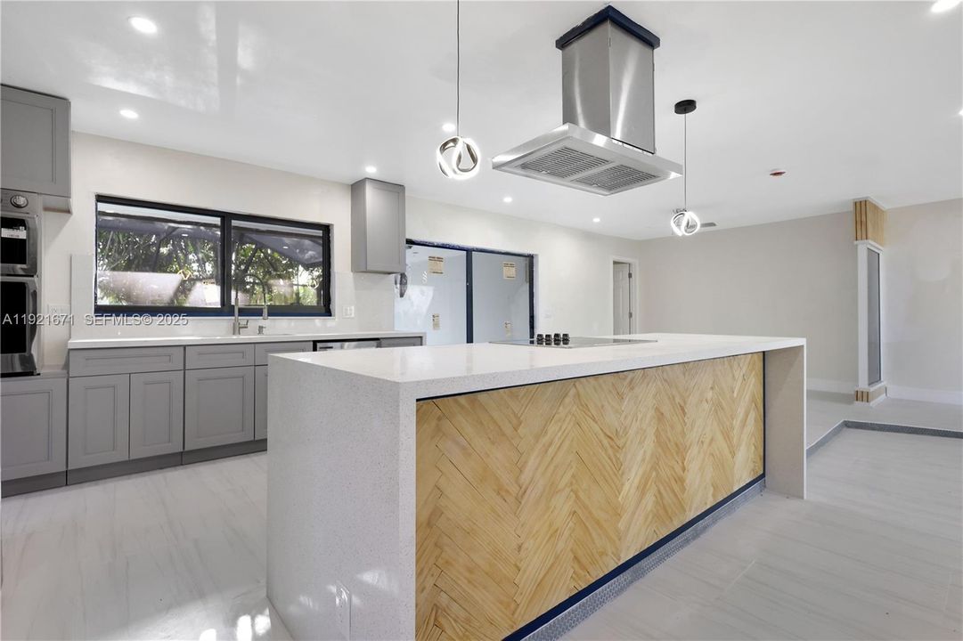 For Sale: $688,000 (3 beds, 2 baths, 1565 Square Feet)