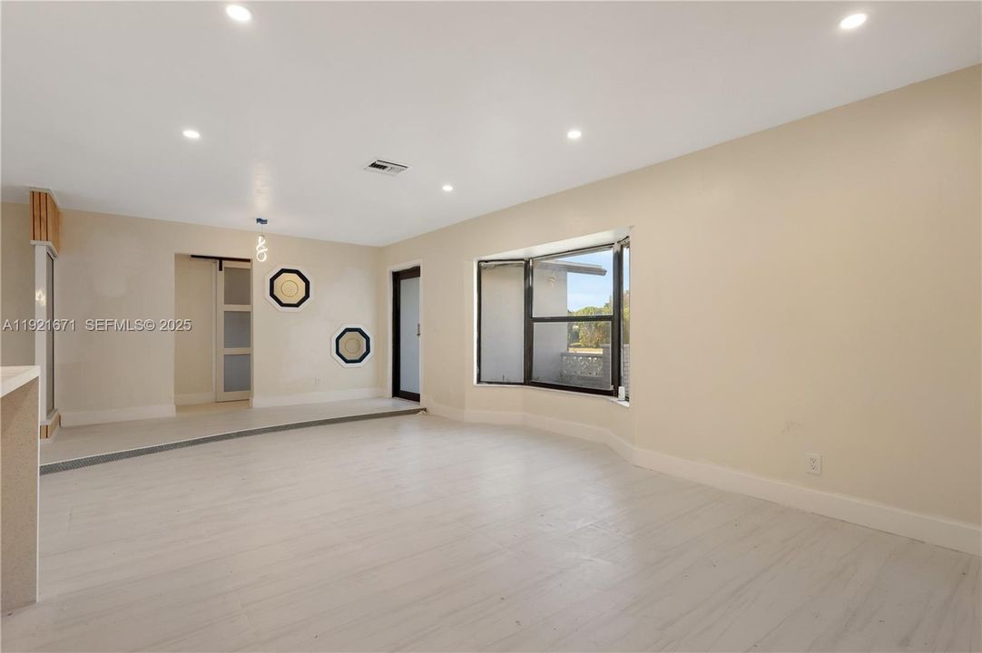 For Sale: $688,000 (3 beds, 2 baths, 1565 Square Feet)