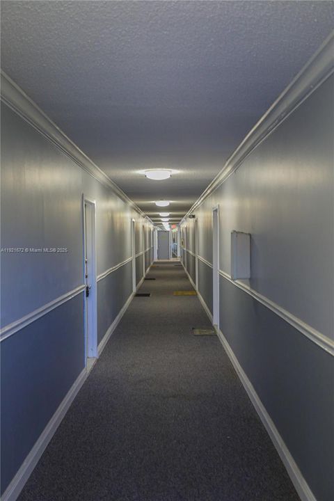 For Sale: $185,000 (1 beds, 1 baths, 791 Square Feet)