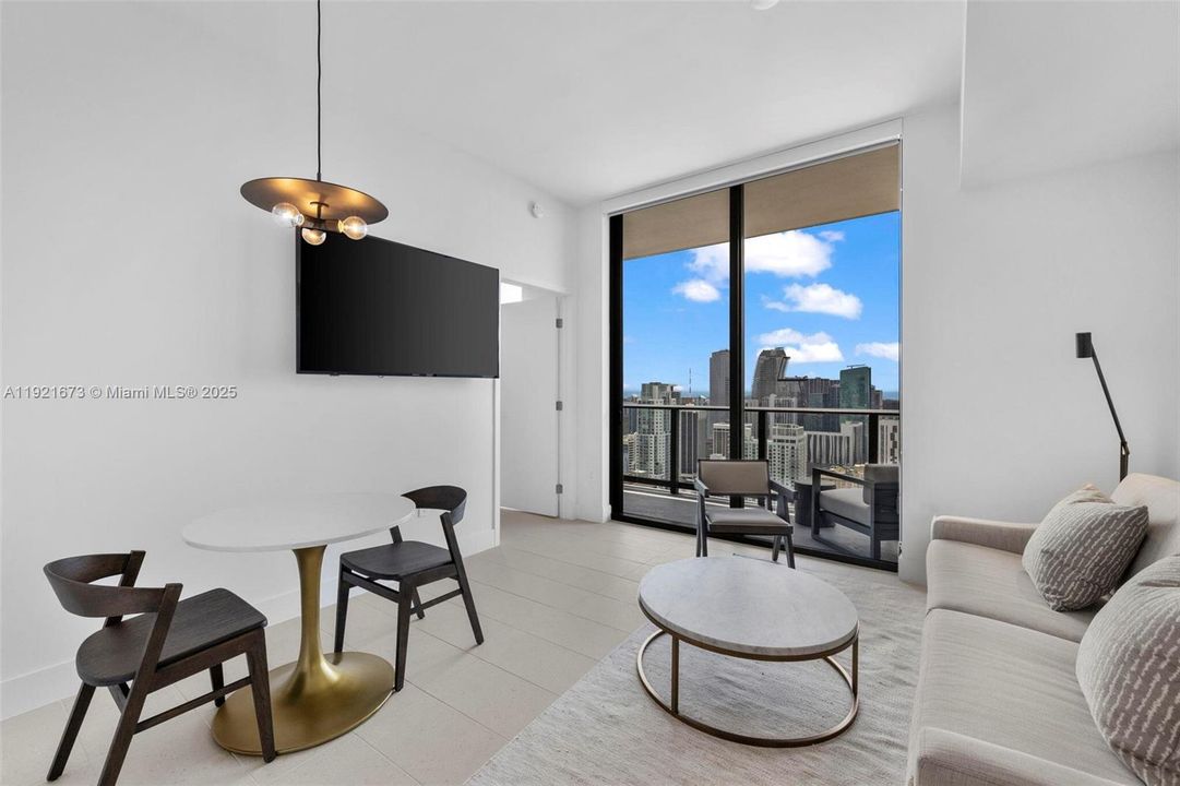 For Sale: $525,000 (1 beds, 1 baths, 504 Square Feet)