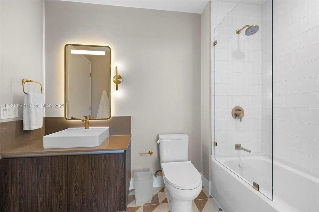 For Sale: $525,000 (1 beds, 1 baths, 504 Square Feet)