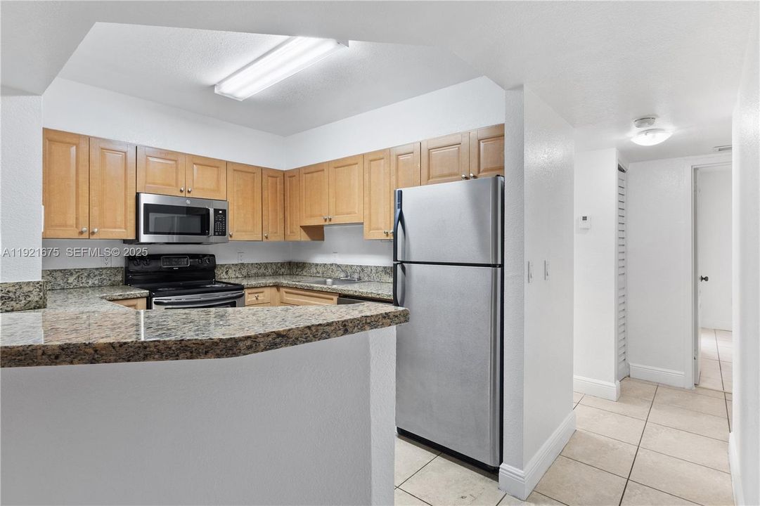 В аренду: $2,350 (2 спален, 2 ванн, 1061 Квадратных фут)