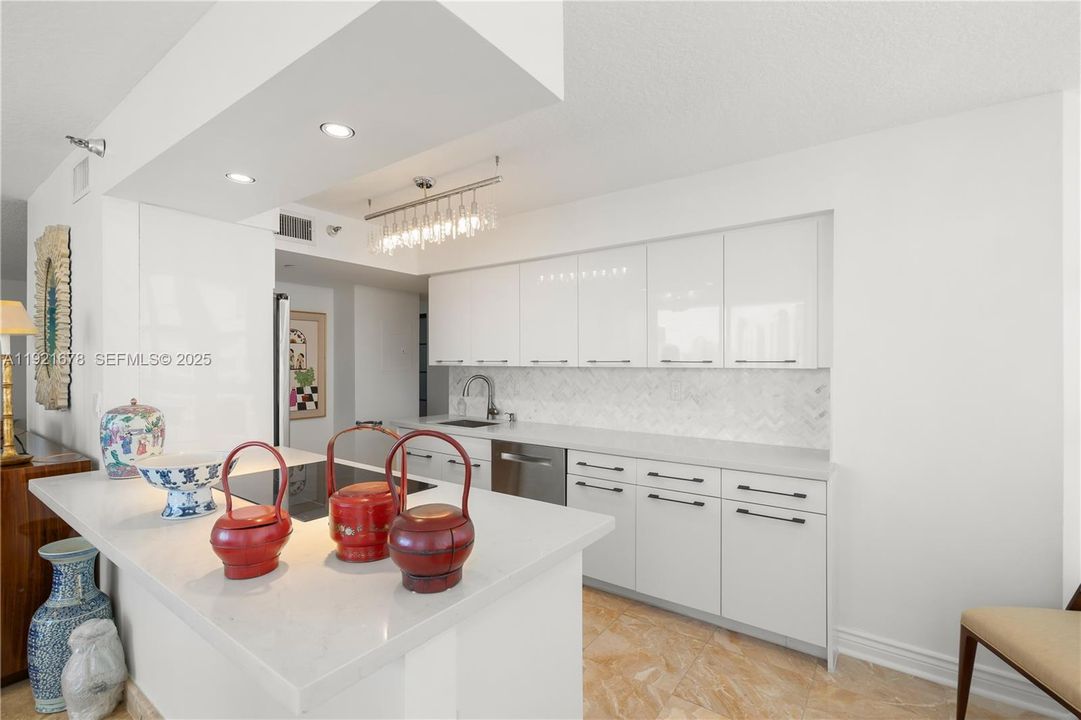 For Sale: $780,000 (2 beds, 2 baths, 1447 Square Feet)