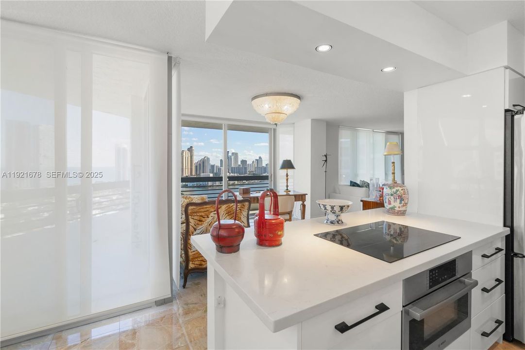 For Sale: $780,000 (2 beds, 2 baths, 1447 Square Feet)