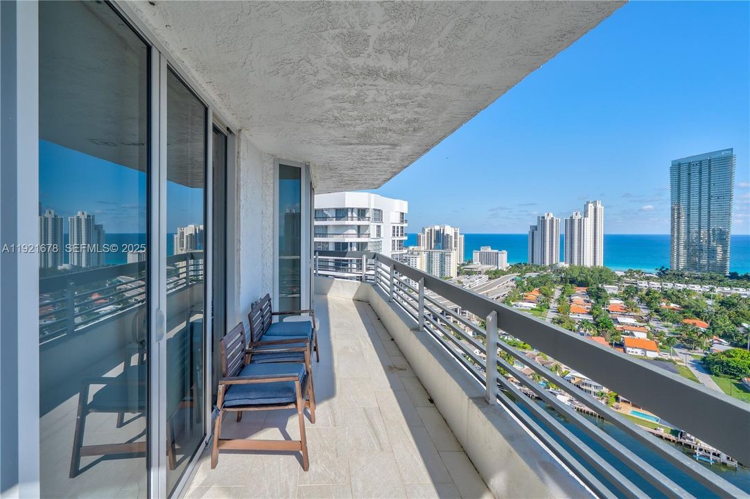 For Sale: $780,000 (2 beds, 2 baths, 1447 Square Feet)