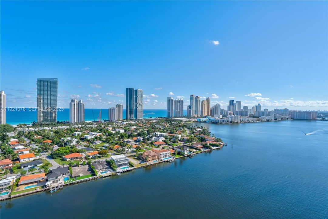 For Sale: $780,000 (2 beds, 2 baths, 1447 Square Feet)