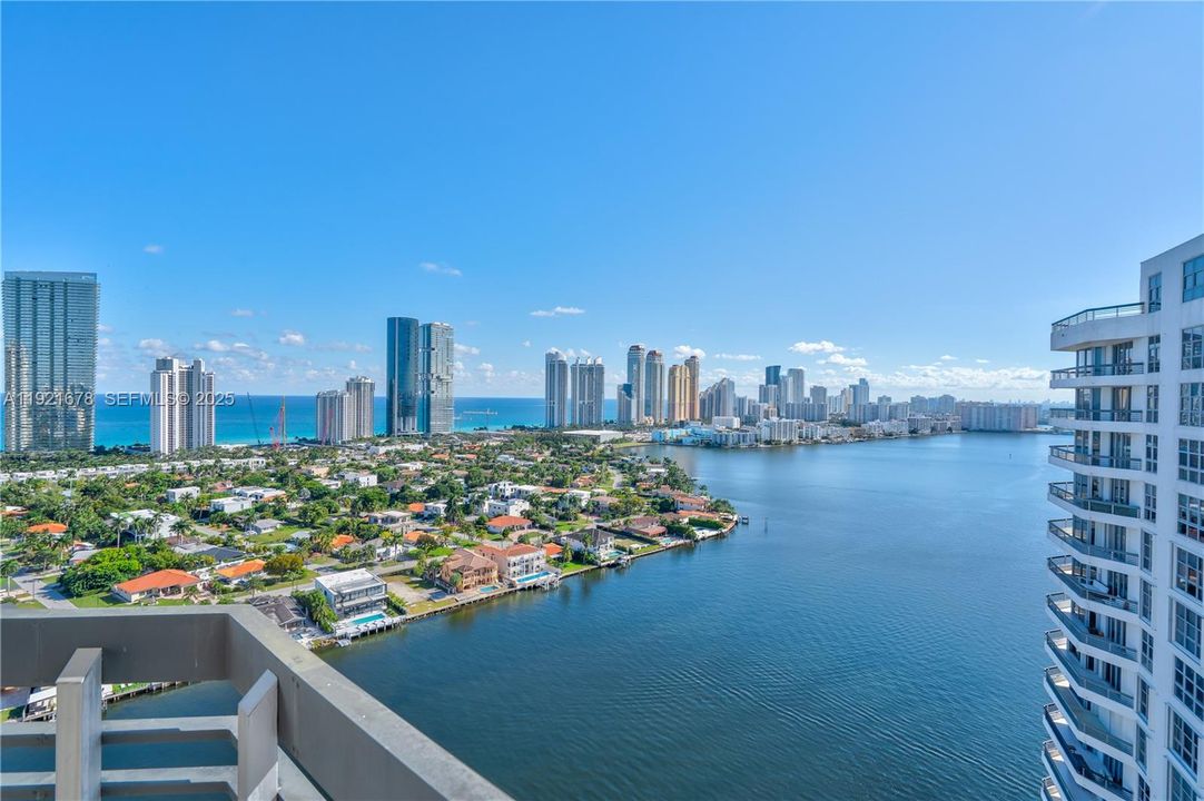 For Sale: $780,000 (2 beds, 2 baths, 1447 Square Feet)