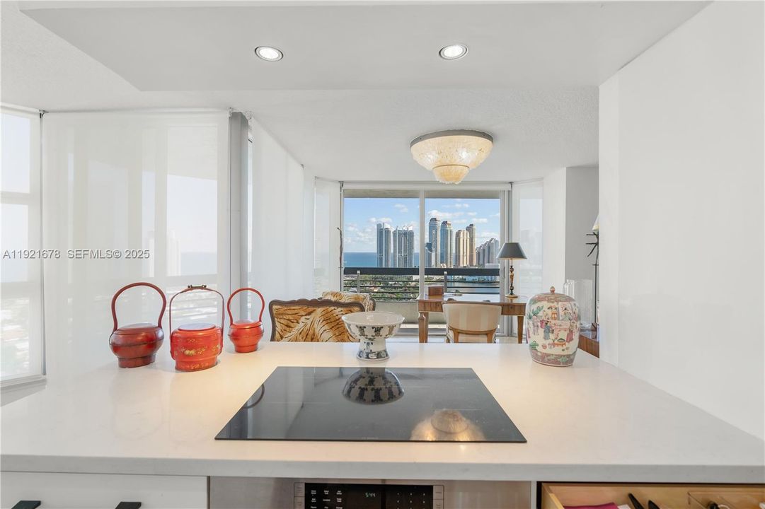 For Sale: $780,000 (2 beds, 2 baths, 1447 Square Feet)