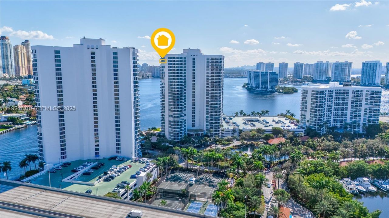 For Sale: $780,000 (2 beds, 2 baths, 1447 Square Feet)