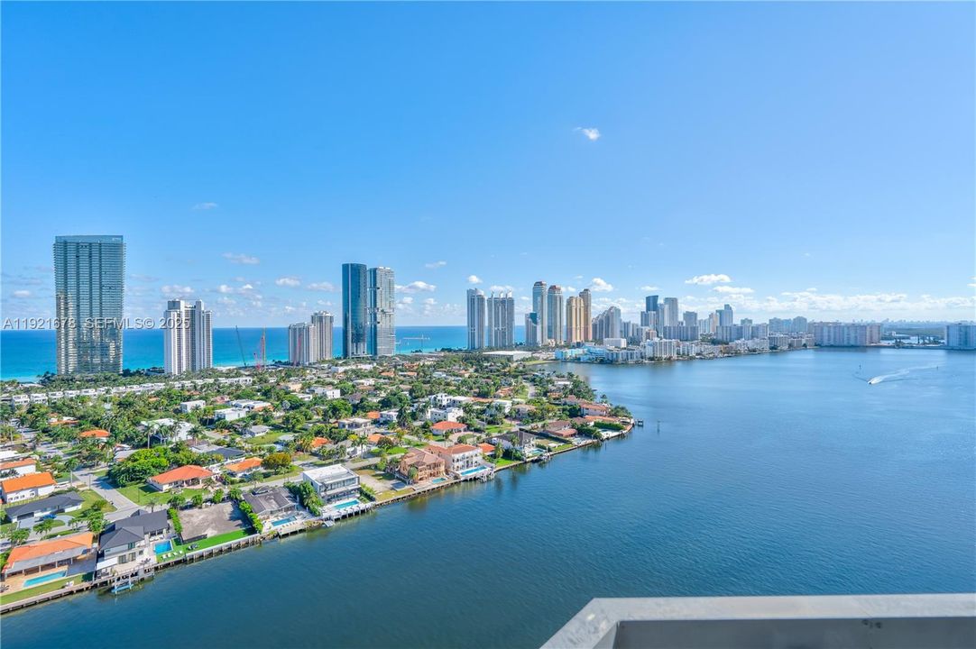 For Sale: $780,000 (2 beds, 2 baths, 1447 Square Feet)