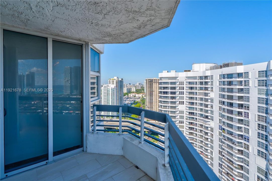 For Sale: $780,000 (2 beds, 2 baths, 1447 Square Feet)