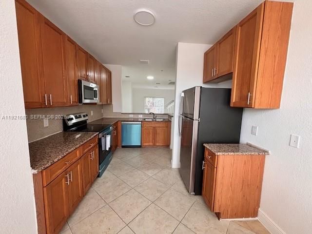 For Sale: $254,500 (3 beds, 3 baths, 1601 Square Feet)