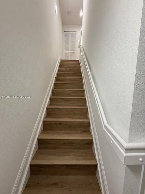 For Sale: $254,500 (3 beds, 3 baths, 1601 Square Feet)