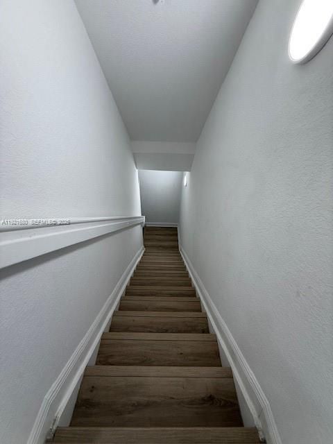 For Sale: $254,500 (3 beds, 3 baths, 1601 Square Feet)