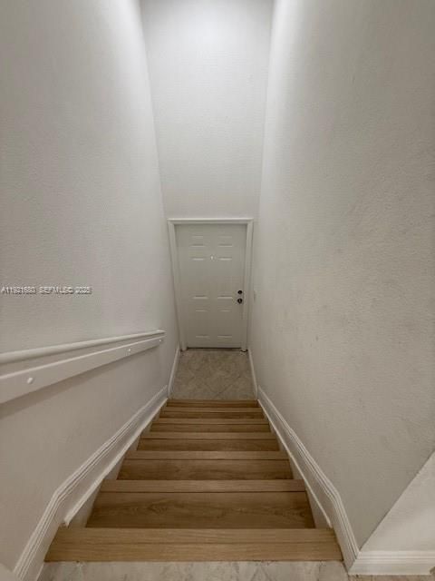 For Sale: $254,500 (3 beds, 3 baths, 1601 Square Feet)