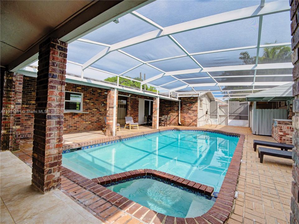 En Venta: $859,000 (5 camas, 3 baños, 2856 Pies cuadrados)