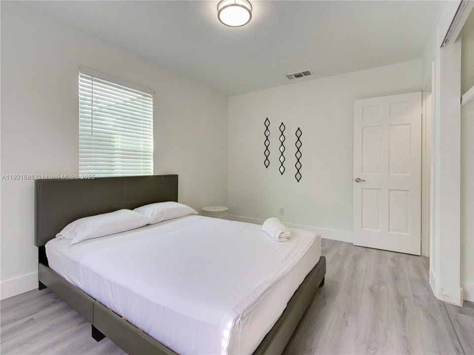 En Venta: $859,000 (5 camas, 3 baños, 2856 Pies cuadrados)