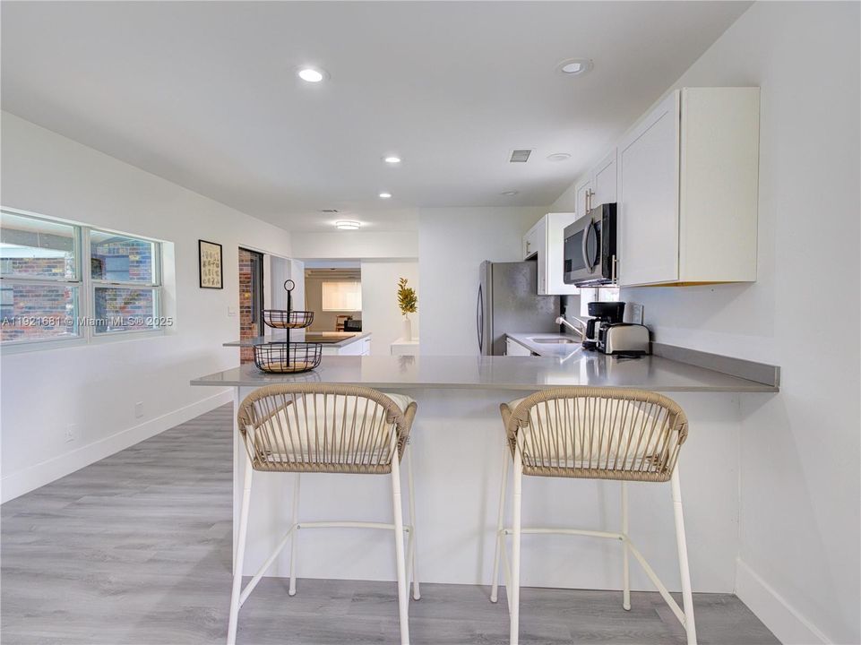 En Venta: $859,000 (5 camas, 3 baños, 2856 Pies cuadrados)