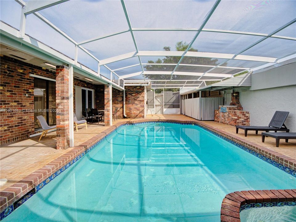 En Venta: $859,000 (5 camas, 3 baños, 2856 Pies cuadrados)