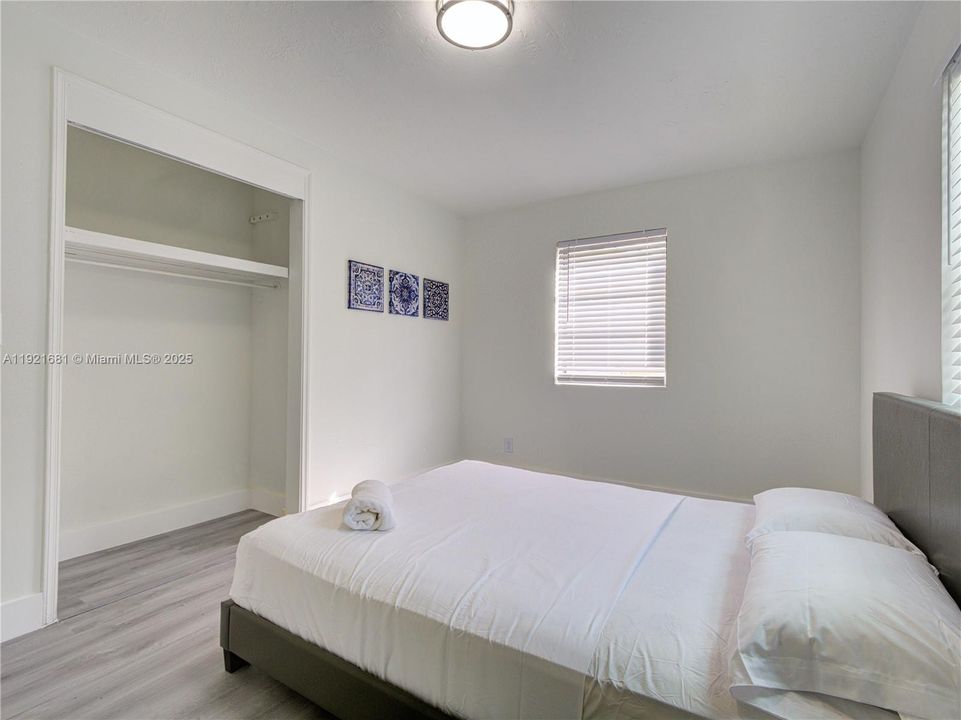 En Venta: $859,000 (5 camas, 3 baños, 2856 Pies cuadrados)