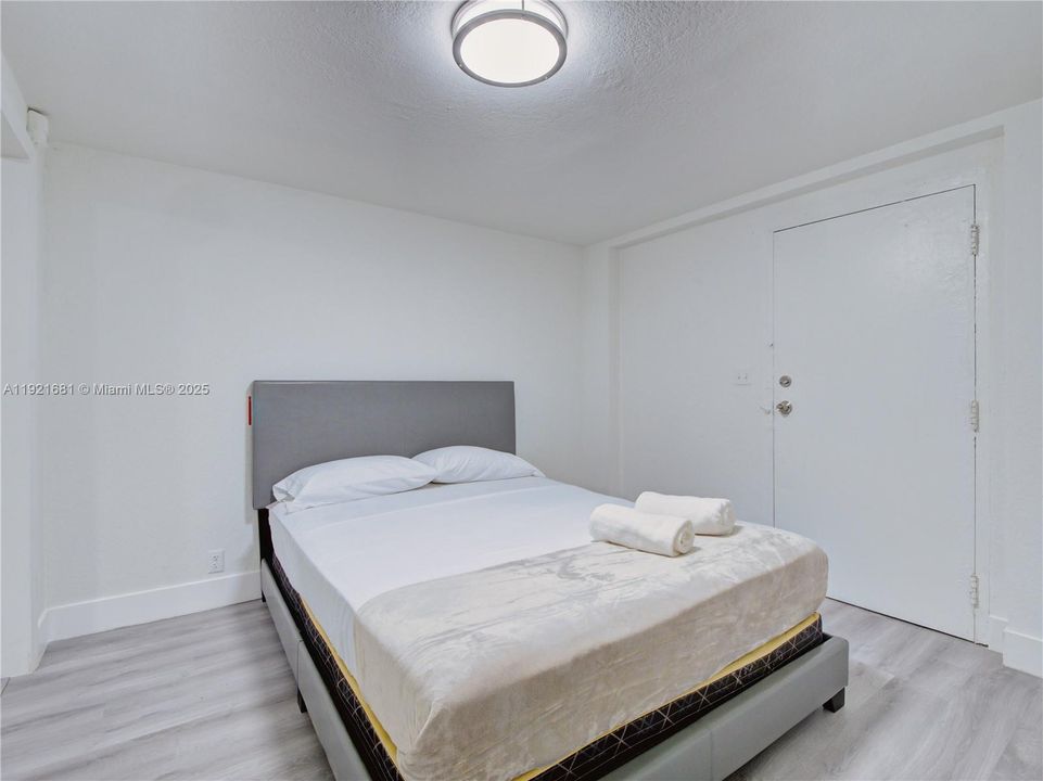 En Venta: $859,000 (5 camas, 3 baños, 2856 Pies cuadrados)