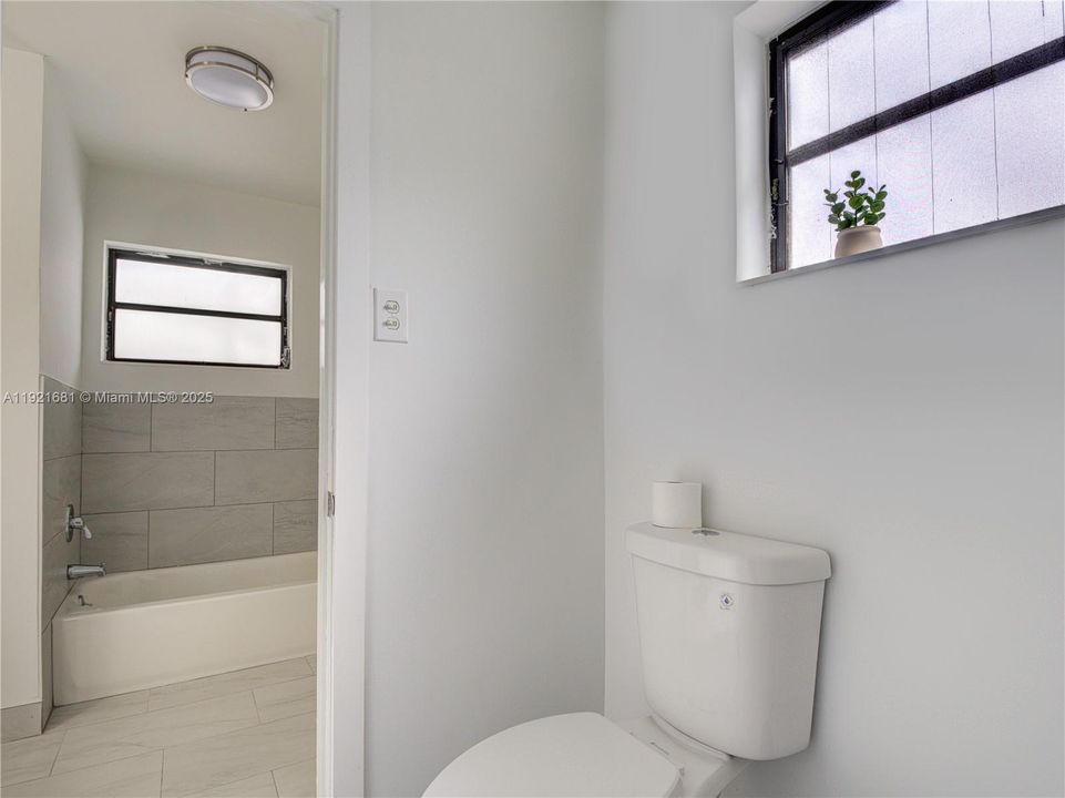 En Venta: $859,000 (5 camas, 3 baños, 2856 Pies cuadrados)