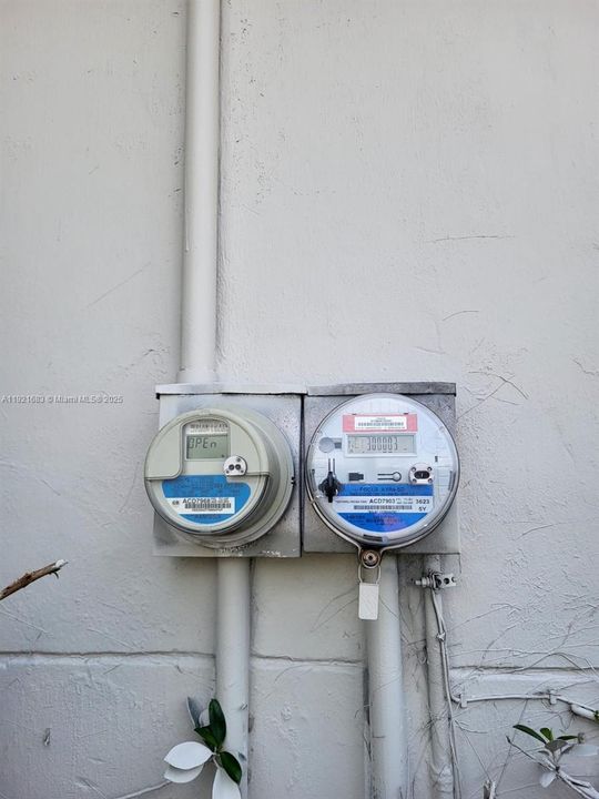 待售: $449,000 (0 贝兹, 0 浴室, 1370 平方英尺)