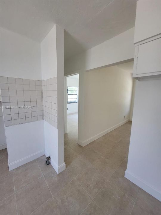 待售: $449,000 (0 贝兹, 0 浴室, 1370 平方英尺)