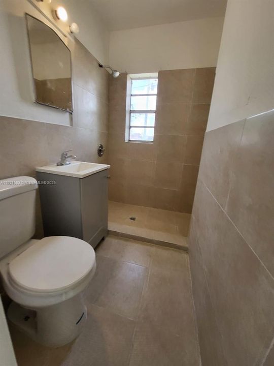 待售: $449,000 (0 贝兹, 0 浴室, 1370 平方英尺)