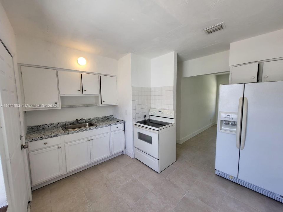 待售: $449,000 (0 贝兹, 0 浴室, 1370 平方英尺)