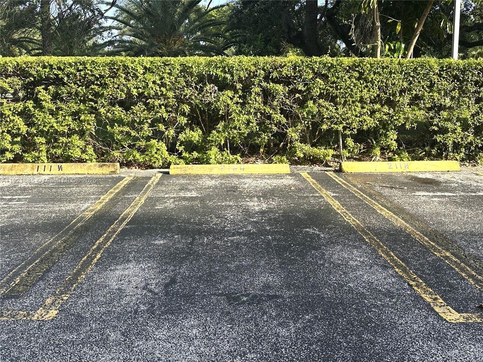 For Rent: $1,850 (1 beds, 1 baths, 713 Square Feet)