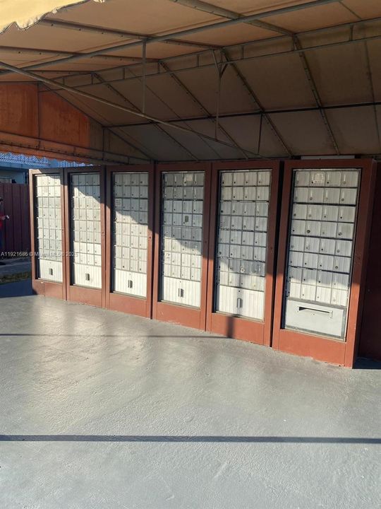 For Rent: $1,900 (1 beds, 1 baths, 660 Square Feet)